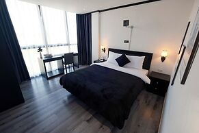 Atlantis Apartment Nguyen Thai Hoc