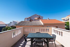 Ivica two Bedroom Apartment L, Novalja