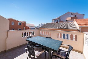 Ivica two Bedroom Apartment L, Novalja