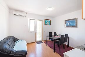 Ivica two Bedroom Apartment L, Novalja