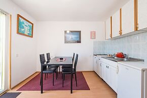 Ivica two Bedroom Apartment L, Novalja