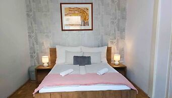 BlackSheep Budapest Smart Rooms