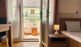 BlackSheep Budapest Smart Rooms