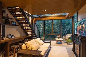 The Stream House at Mae Kampong