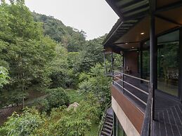 The Stream House at Mae Kampong