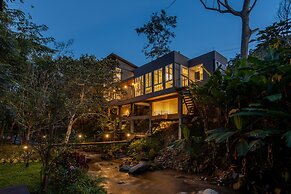 The Stream House at Mae Kampong