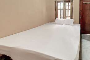 OYO Life 92846 Kost Putra Griya Eka