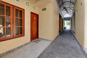 OYO Life 92846 Kost Putra Griya Eka