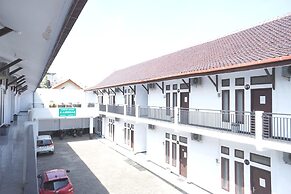 OYO Life 92886 Rumah Nyaman Radhika 2 Syariah