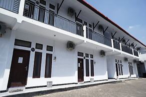OYO Life 92886 Rumah Nyaman Radhika 2 Syariah