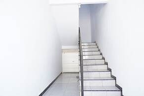 OYO Life 92886 Rumah Nyaman Radhika 2 Syariah