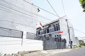 OYO Life 92886 Rumah Nyaman Radhika 2 Syariah