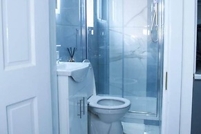 Apartment - Sleeps 2 & Free Parking