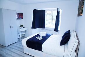 Superb 1-bed Apartment in Harrow