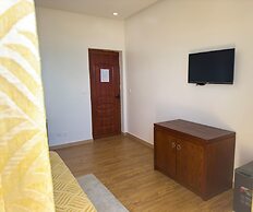 Oasis Seaside by Barok