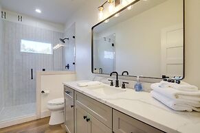 Modern Kingsland Home W/ River Access & Kayaks 4 Bedroom Home by RedAw