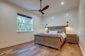 Modern Kingsland Home W/ River Access & Kayaks 4 Bedroom Home by RedAw