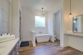 Modern Kingsland Home W/ River Access & Kayaks 4 Bedroom Home by RedAw