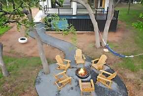 Modern Kingsland Home W/ River Access & Kayaks 4 Bedroom Home by RedAw