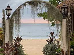 2-bedroom Apt - Enjoy 7 miles of White Sand Beach! 2 Apts by RedAwning