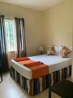 2-bedroom Apt - Enjoy 7 miles of White Sand Beach! 2 Apts by RedAwning