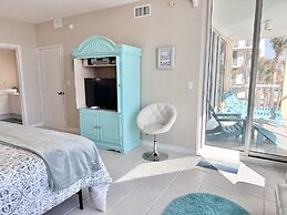 Sunshine Daydream 3 Bedroom Condo by RedAwning