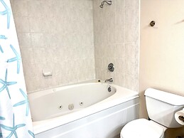 Sunshine Daydream 3 Bedroom Condo by RedAwning