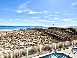 Sunshine Daydream 3 Bedroom Condo by RedAwning