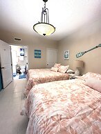 Sunshine Daydream 3 Bedroom Condo by RedAwning