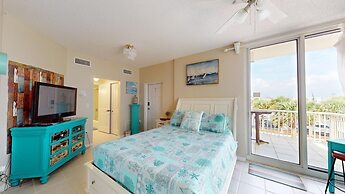 Sunshine Daydream 3 Bedroom Condo by RedAwning