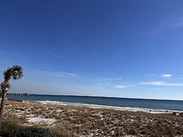 Sunshine Daydream 3 Bedroom Condo by RedAwning