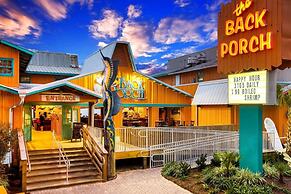 Chick and Dudes Beach Escape 2 Bedroom Condo by RedAwning