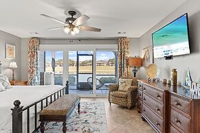 Chick and Dudes Beach Escape 2 Bedroom Condo by RedAwning