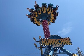 Chick and Dudes Beach Escape 2 Bedroom Condo by RedAwning