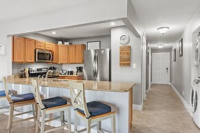 Chick and Dudes Beach Escape 2 Bedroom Condo by RedAwning