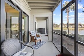 Chick and Dudes Beach Escape 2 Bedroom Condo by RedAwning