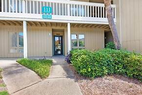 Chick and Dudes Beach Escape 2 Bedroom Condo by RedAwning