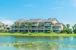 Chick and Dudes Beach Escape 2 Bedroom Condo by RedAwning