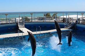 Chick and Dudes Beach Escape 2 Bedroom Condo by RedAwning