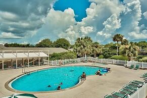 Chick and Dudes Beach Escape 2 Bedroom Condo by RedAwning