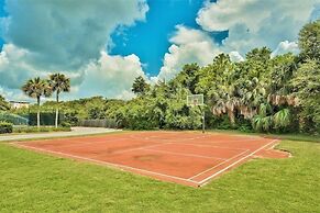 Chick and Dudes Beach Escape 2 Bedroom Condo by RedAwning