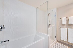 Sky Ala Moana 3001 2 Bedroom Condo by RedAwning