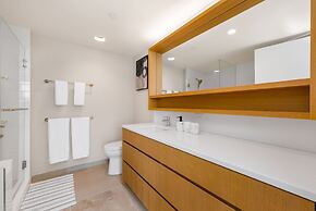 Sky Ala Moana 3001 2 Bedroom Condo by RedAwning