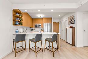 Sky Ala Moana 3001 2 Bedroom Condo by RedAwning