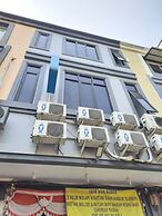 OYO Life 92883 Kost Ratana Cengkareng Syariah