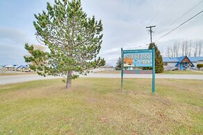 Oscoda Cabin w/ Charcoal Grill: Walk to Lake Huron