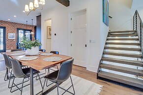 Luxe Savannah Townhome: 1 Mi to Historic District