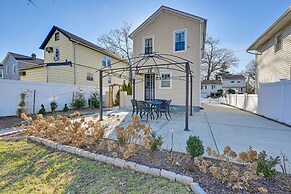 Charming Valley Stream Home: 24 Mi to Central Park