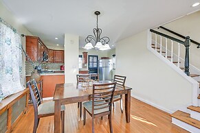 Charming Valley Stream Home: 24 Mi to Central Park