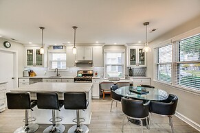 1/2 Mi to Beach Access: Margate City Home!